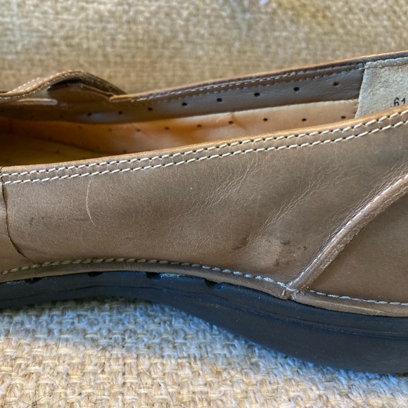 Unstructured Clarks 7.5 brown Mary Jane - Picture 6 of 10